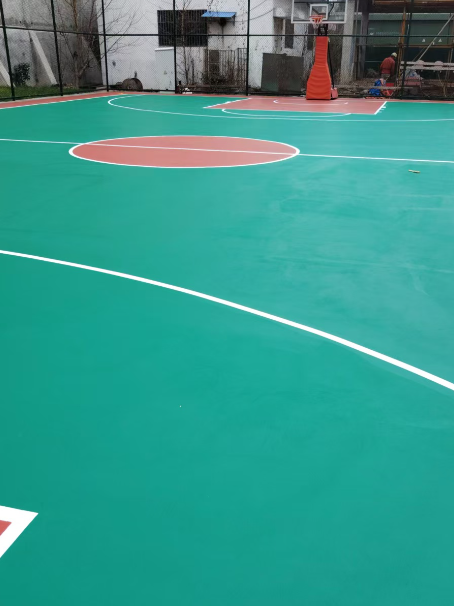 梅州 球场长期使用易出现地面开裂